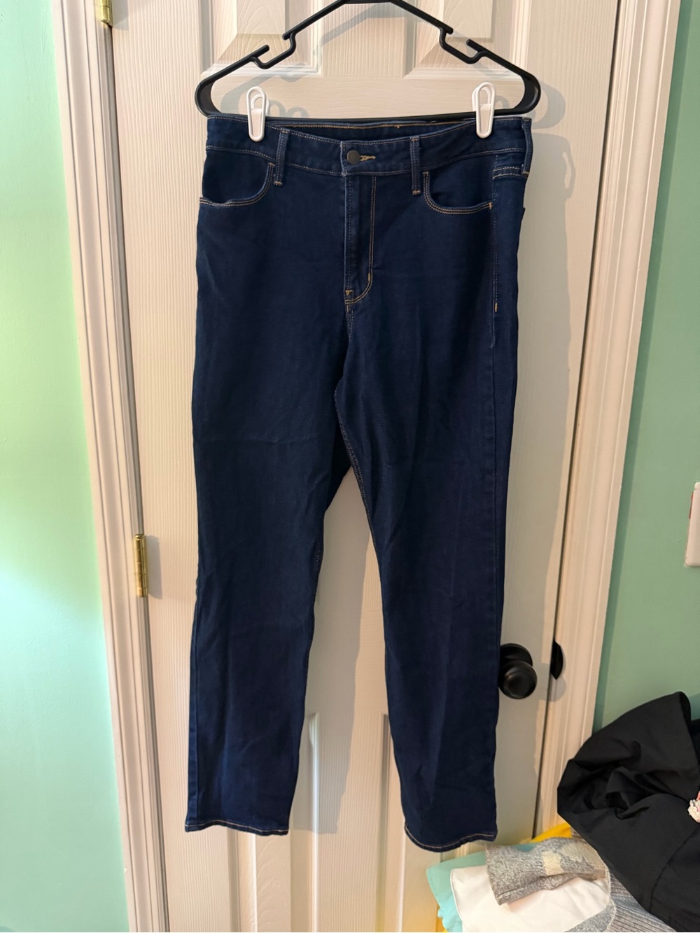 Old Navy Women's Straight Leg Jeans in Dark Blue